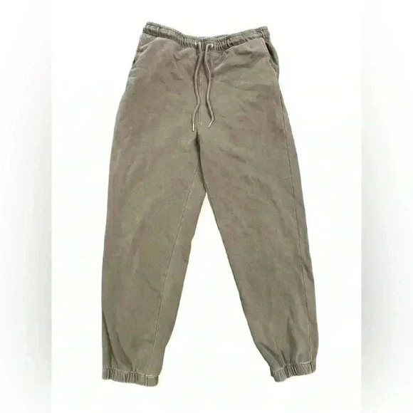 Rare Earth Pants - RARE EARTH TRAVEL Joggers in Army Green Size Small